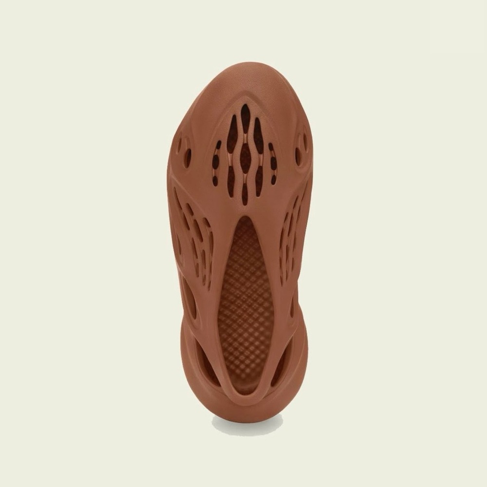 Yeezy Foam Runner Clay Red